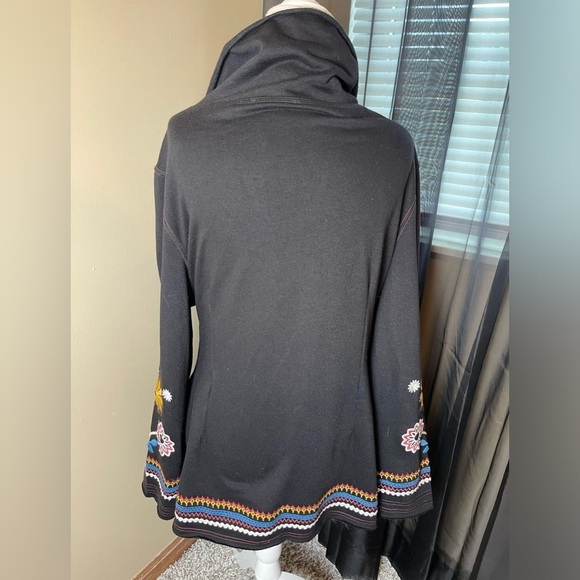 Charlie Paige Black Colorful Embroidered Cardigan Size S/M - Picture 2 of 9